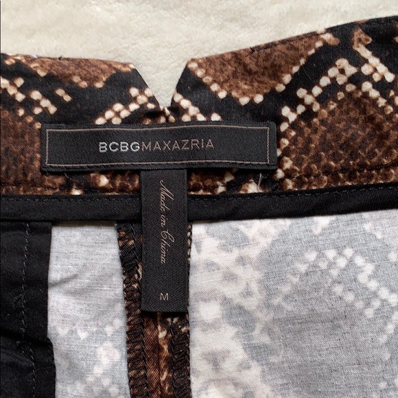 BCBGMAXAZRIA Womens Phillipa Snakeskin Shorts Size Medium - Picture 9 of 10